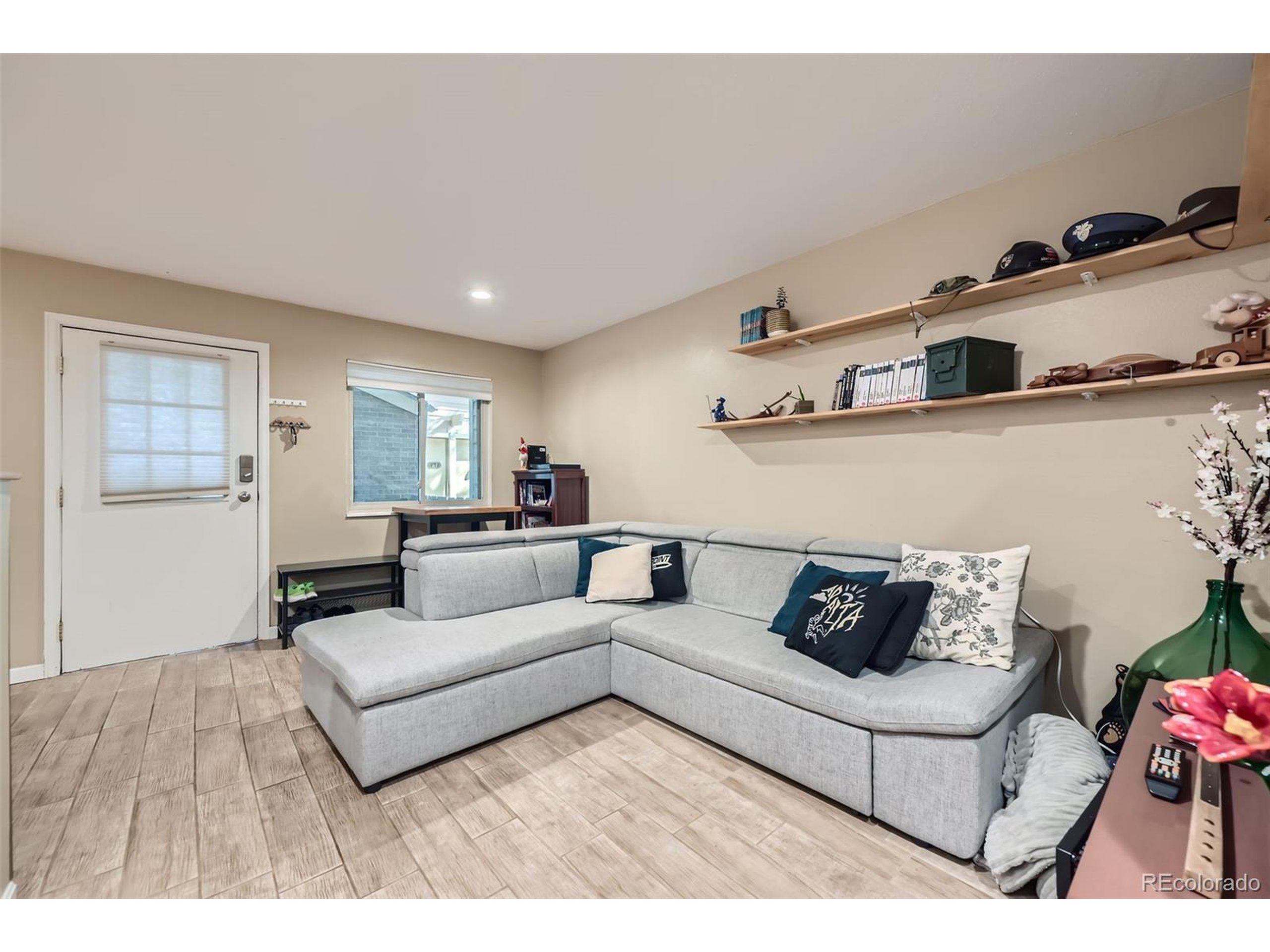 3393 Madison Ave 129