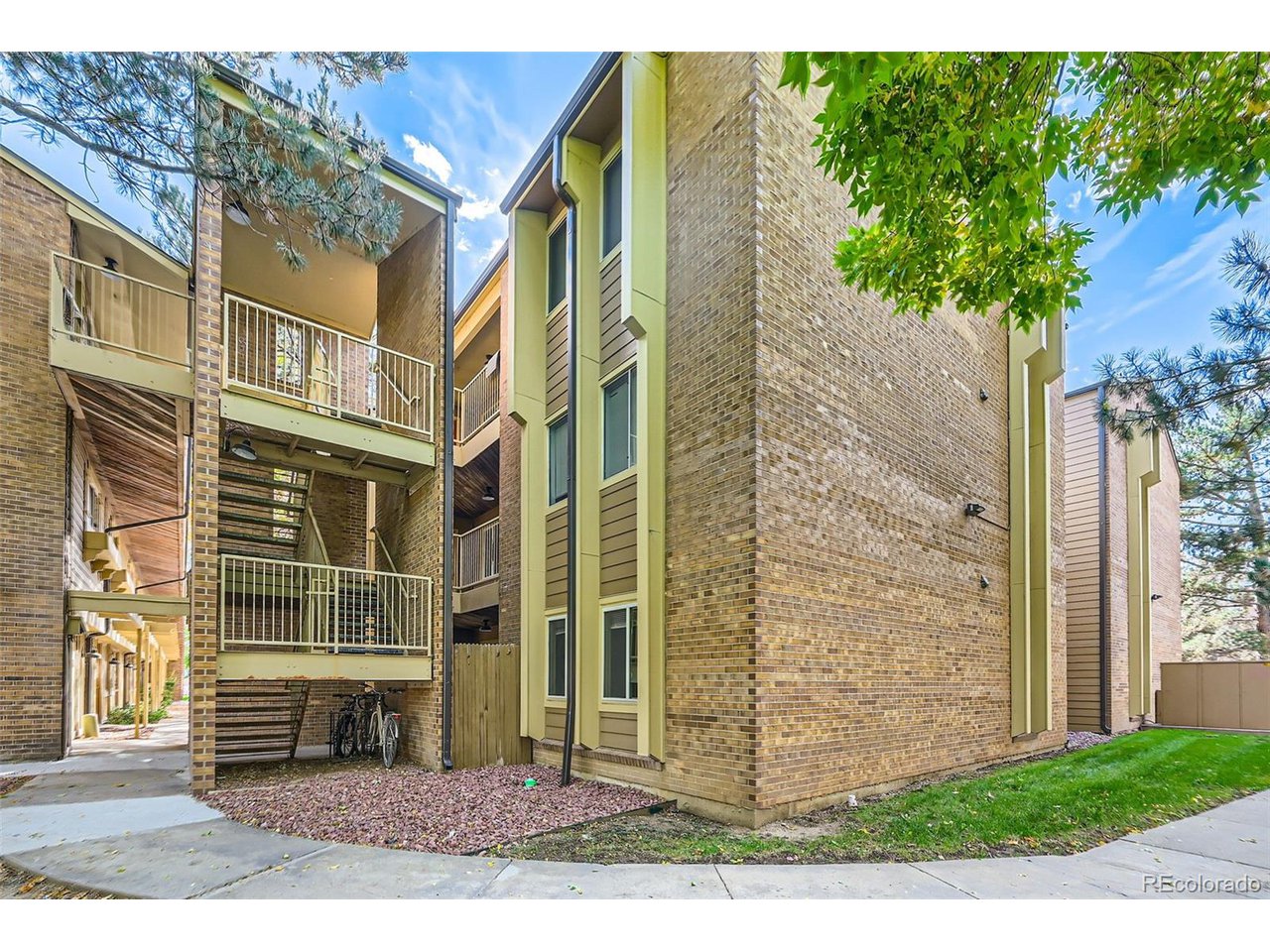 3393 Madison Ave 129