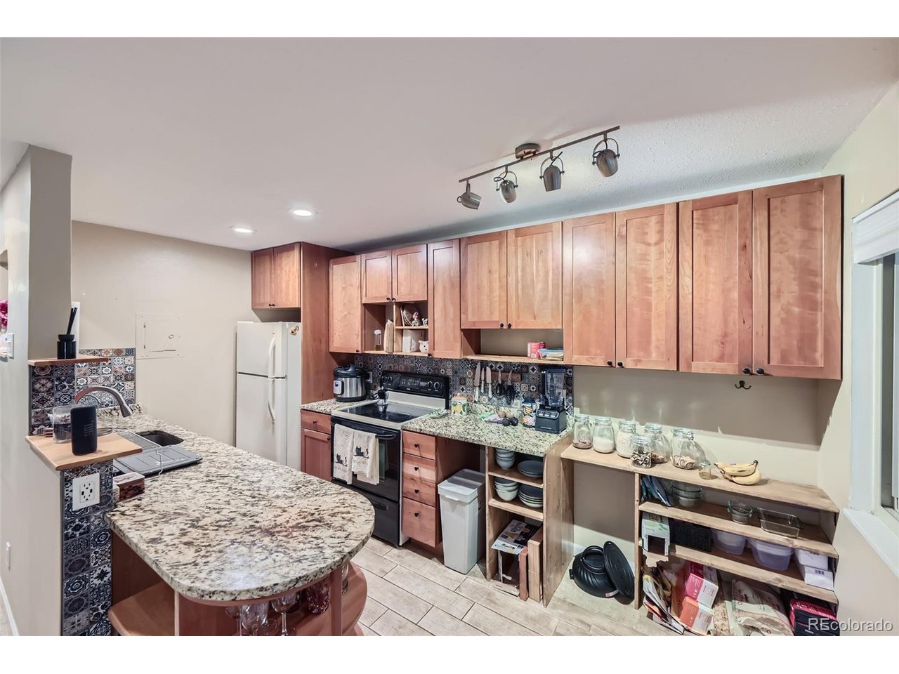 3393 Madison Ave 129