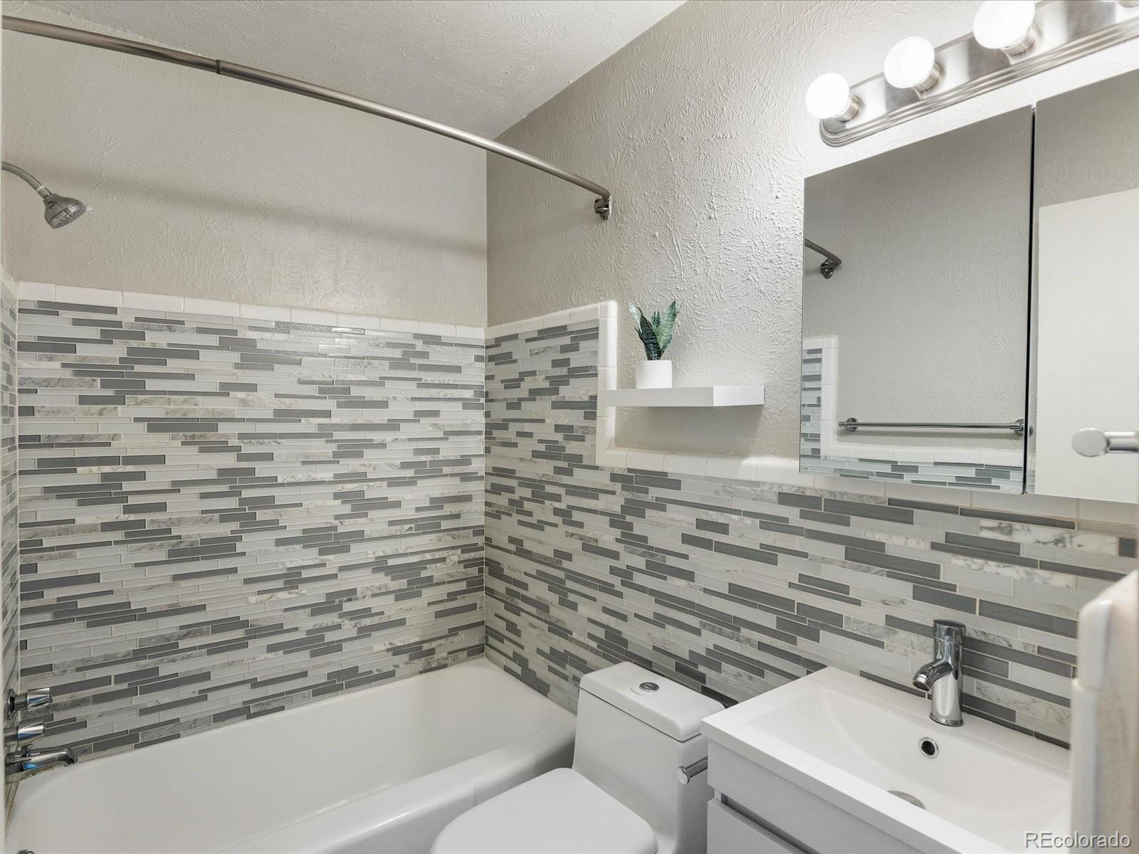 1130 N N Pennsylvania Street Unit: 306