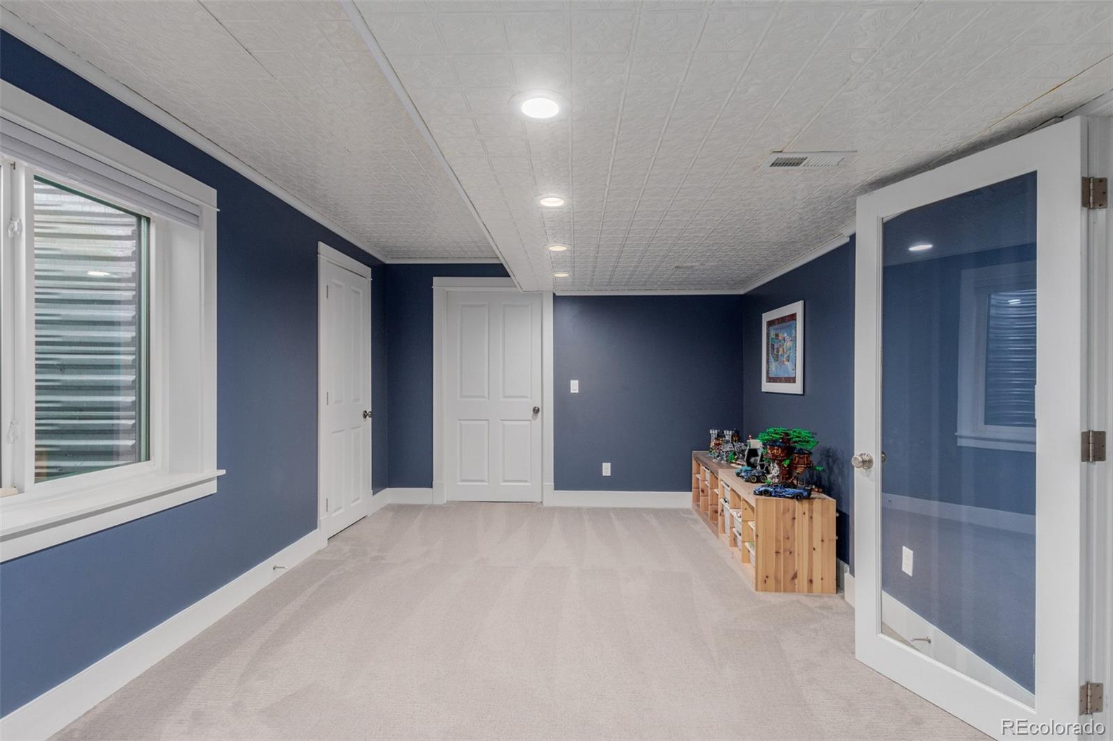 3232 Crest Drive