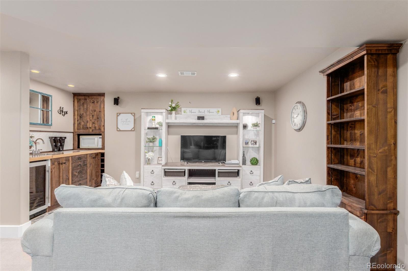 3232 Crest Drive