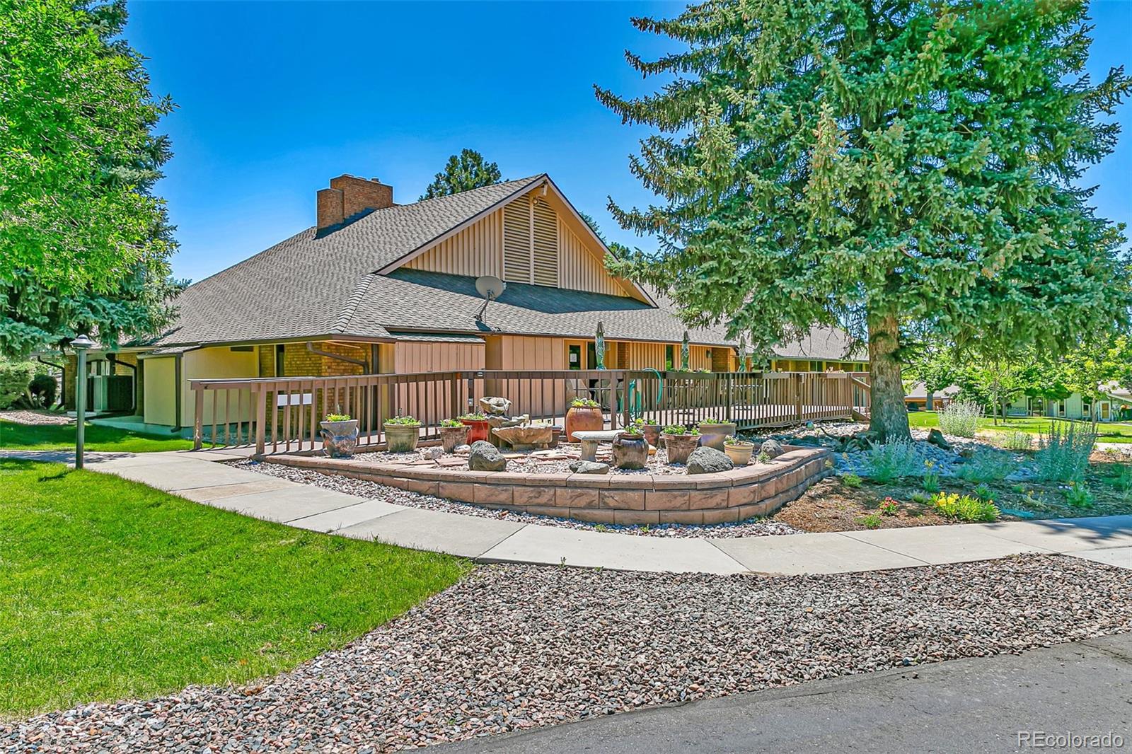 7 N Douglas Drive