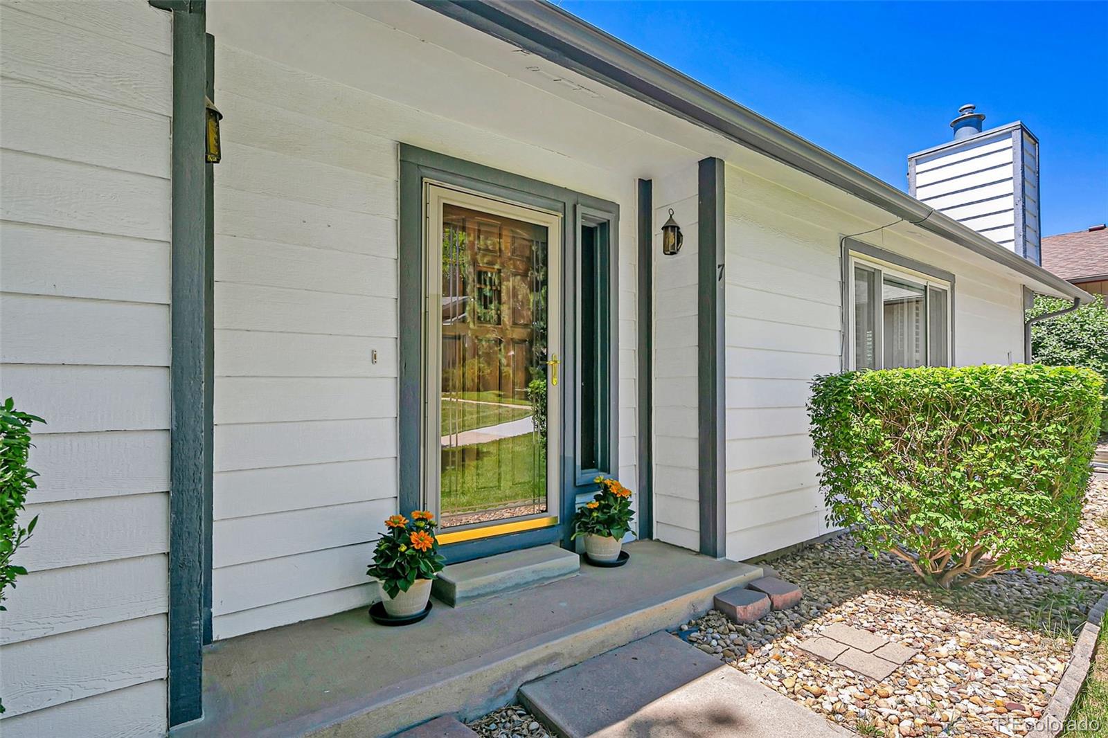 7 N Douglas Drive
