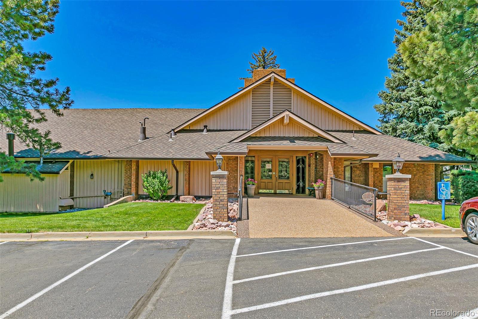 7 N Douglas Drive