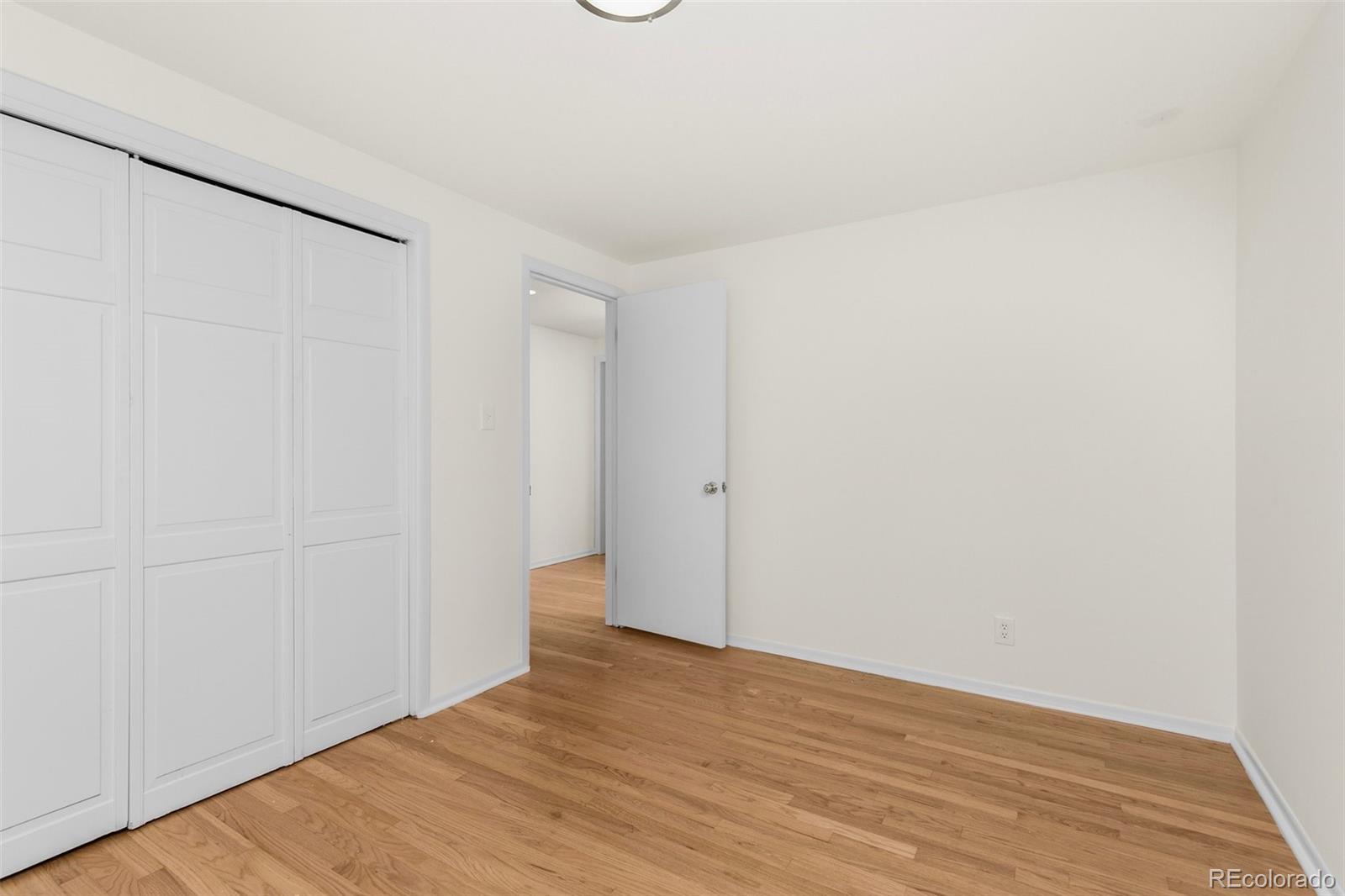 6302 W 61st Place