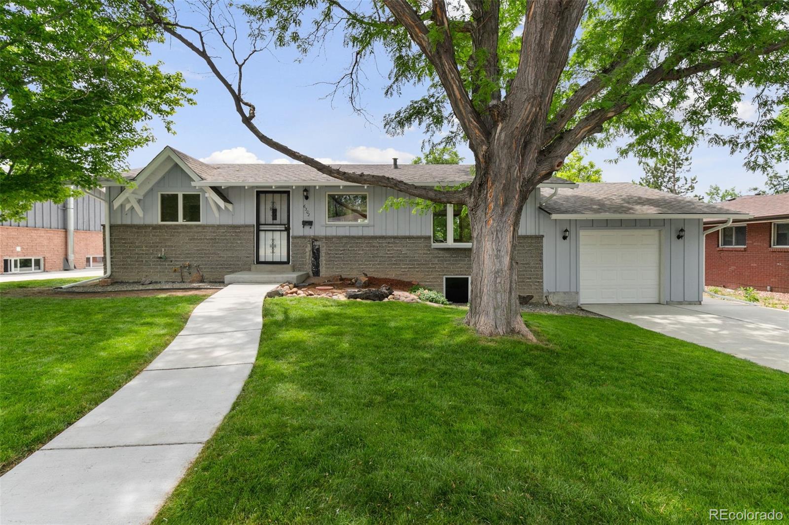6302 W 61st Place