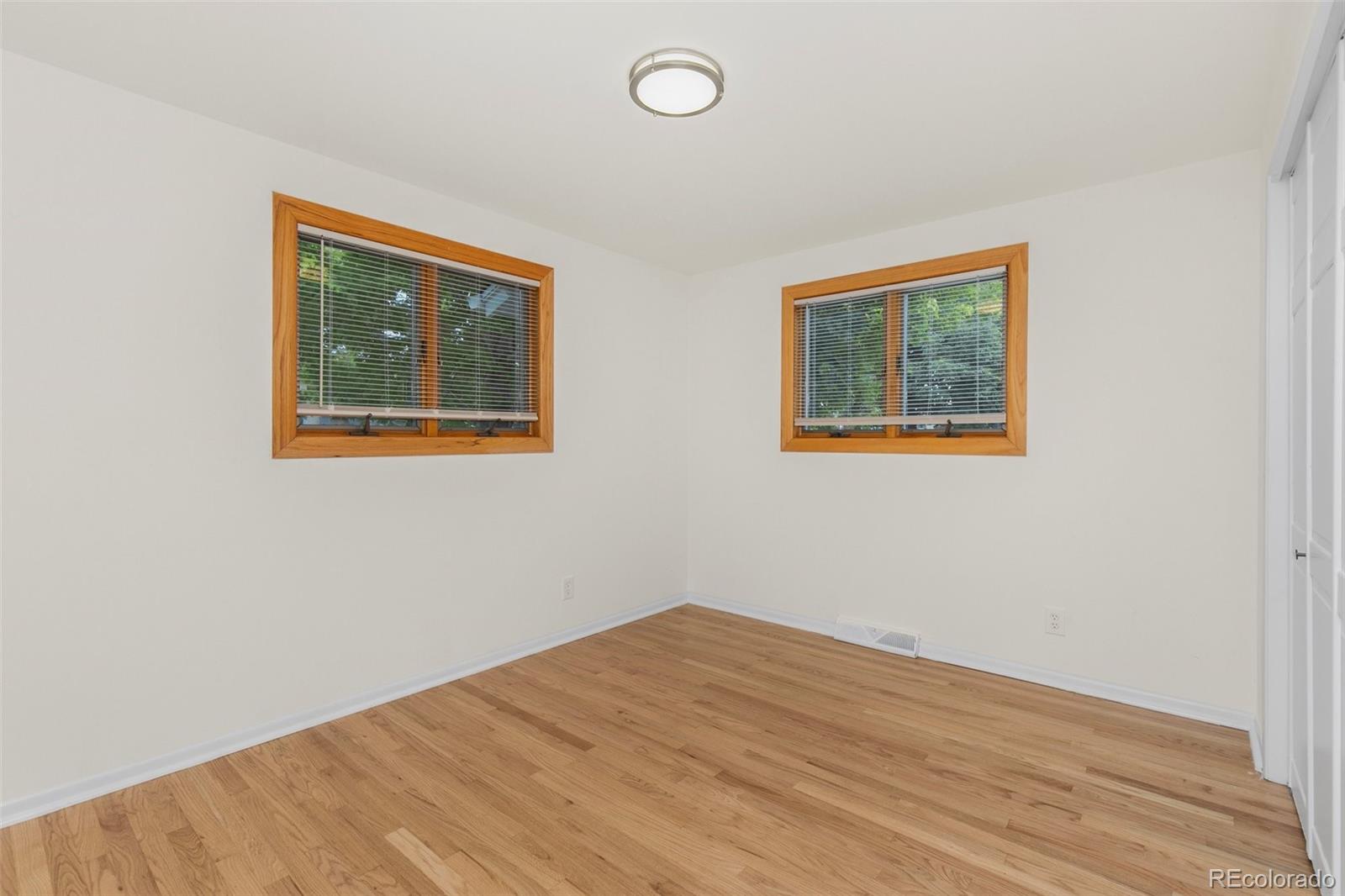 6302 W 61st Place