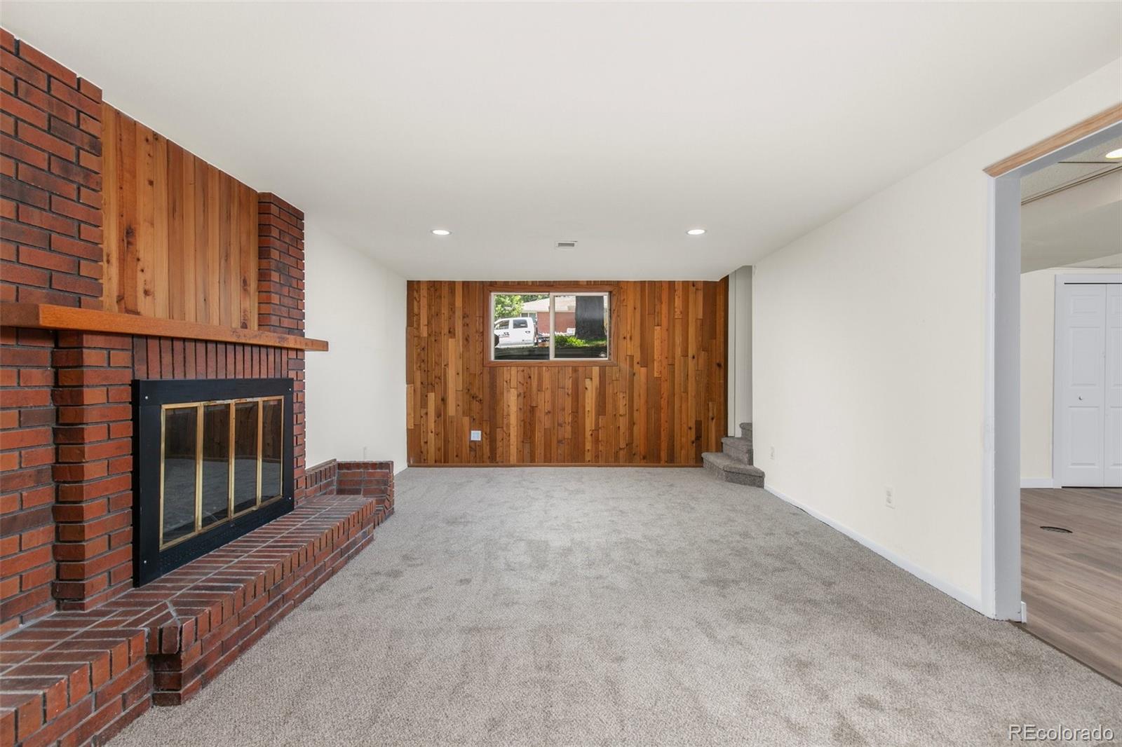 6302 W 61st Place