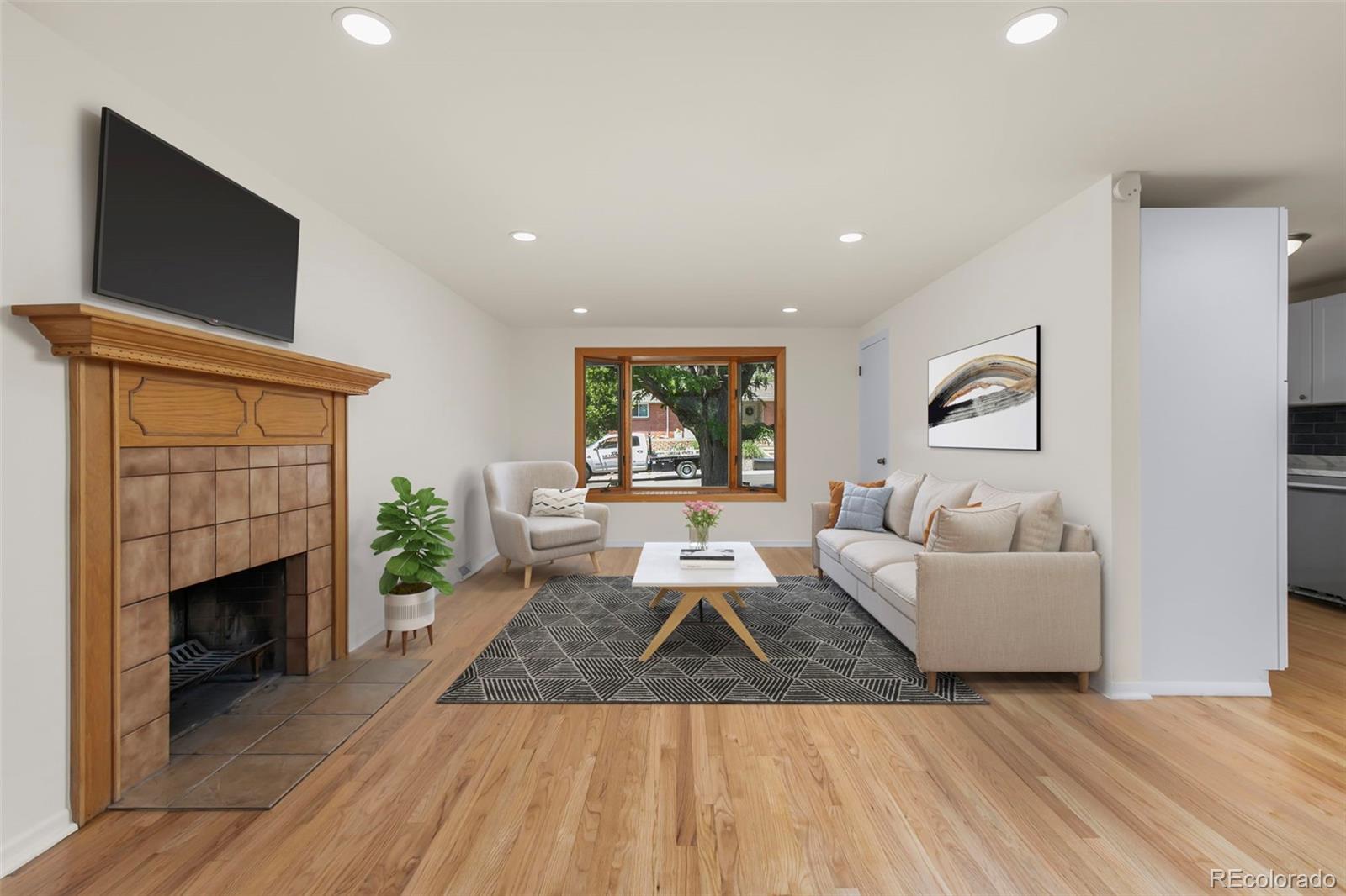 6302 W 61st Place