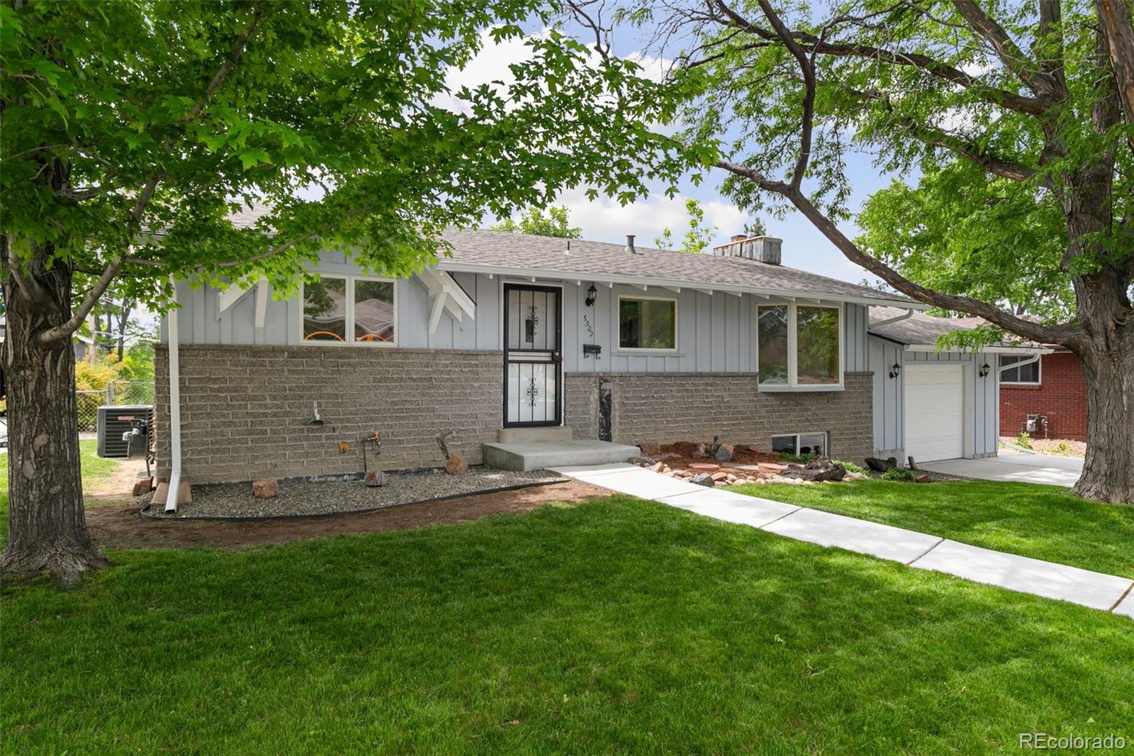 6302 W 61st Place