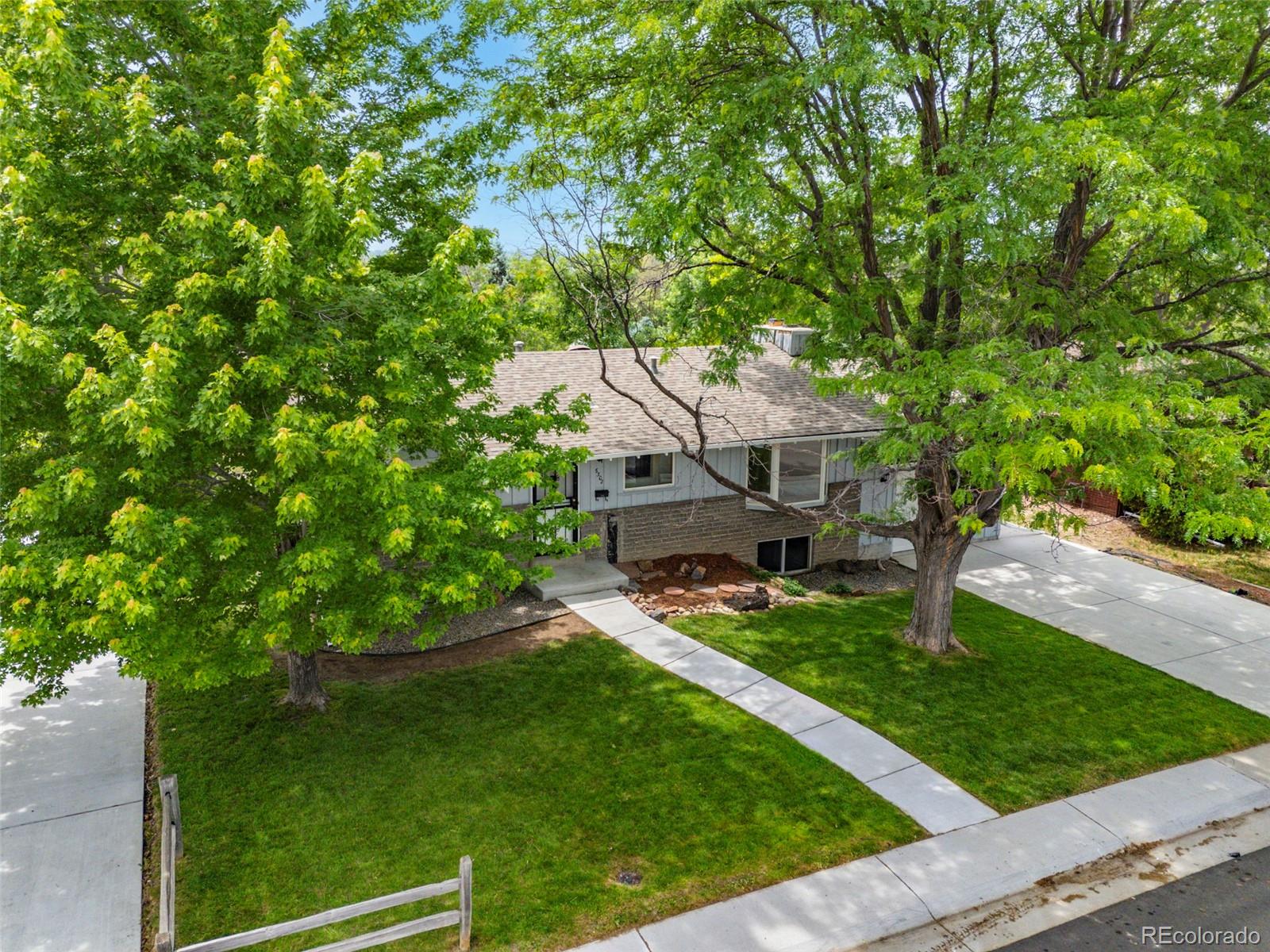6302 W 61st Place
