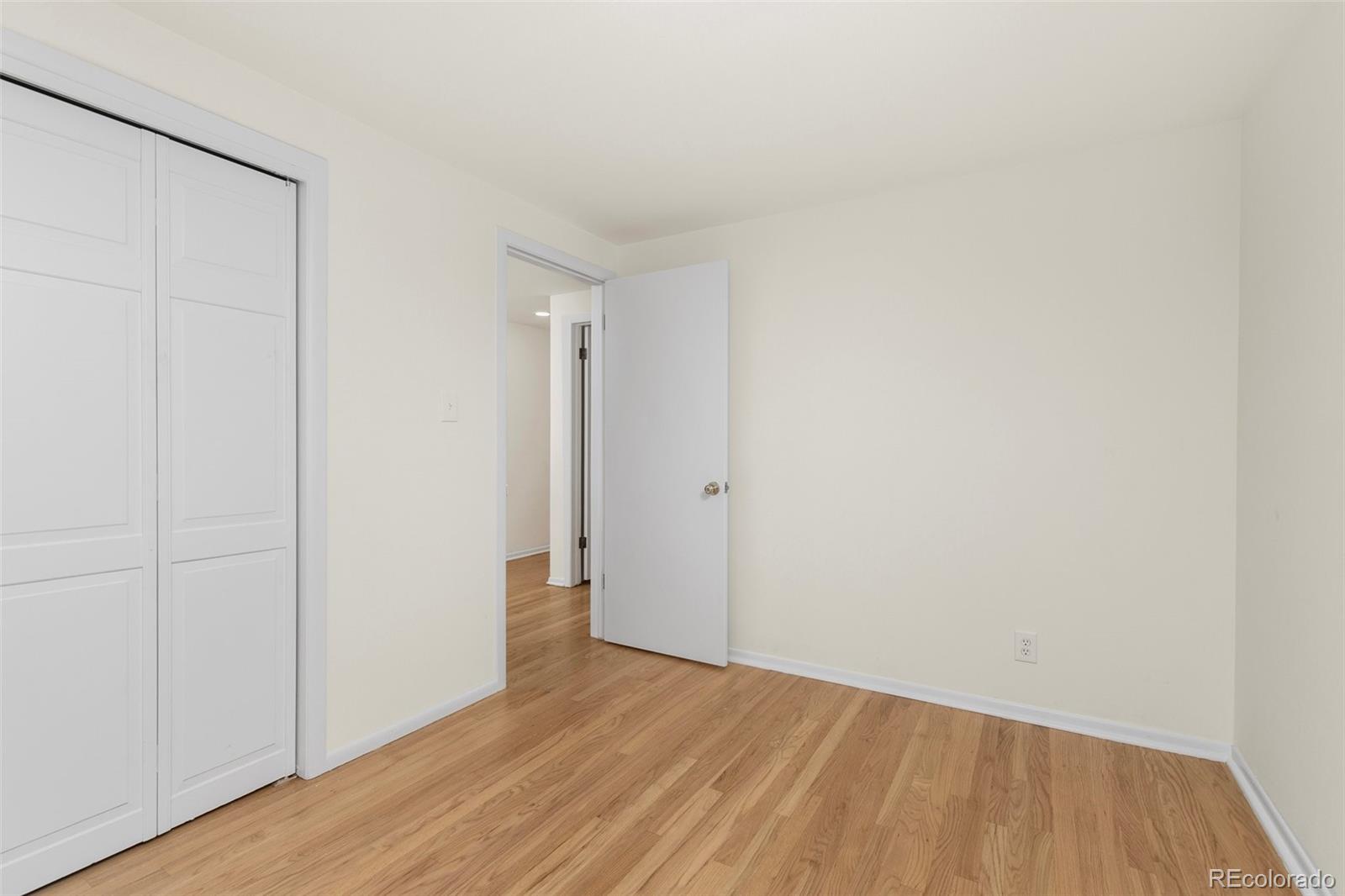 6302 W 61st Place
