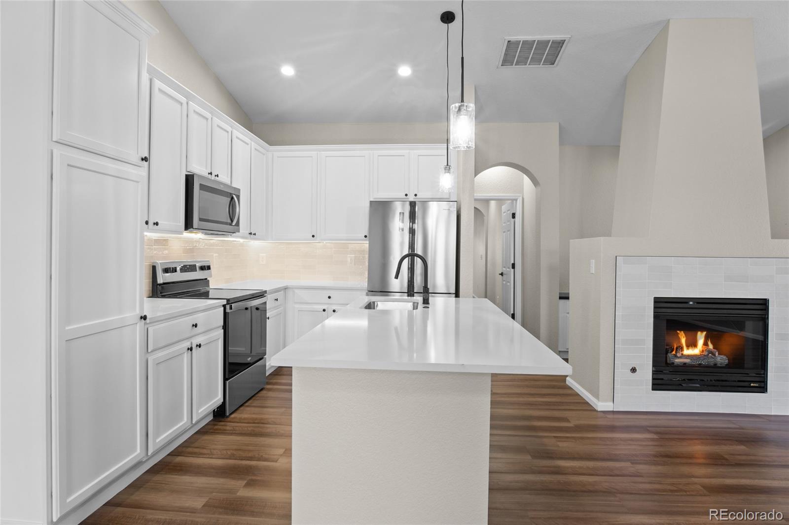 6701 S Versailles Way Unit: 105