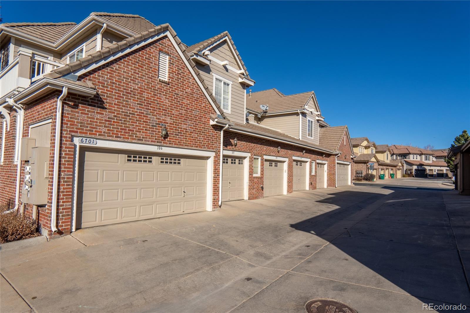 6701 S Versailles Way Unit: 105