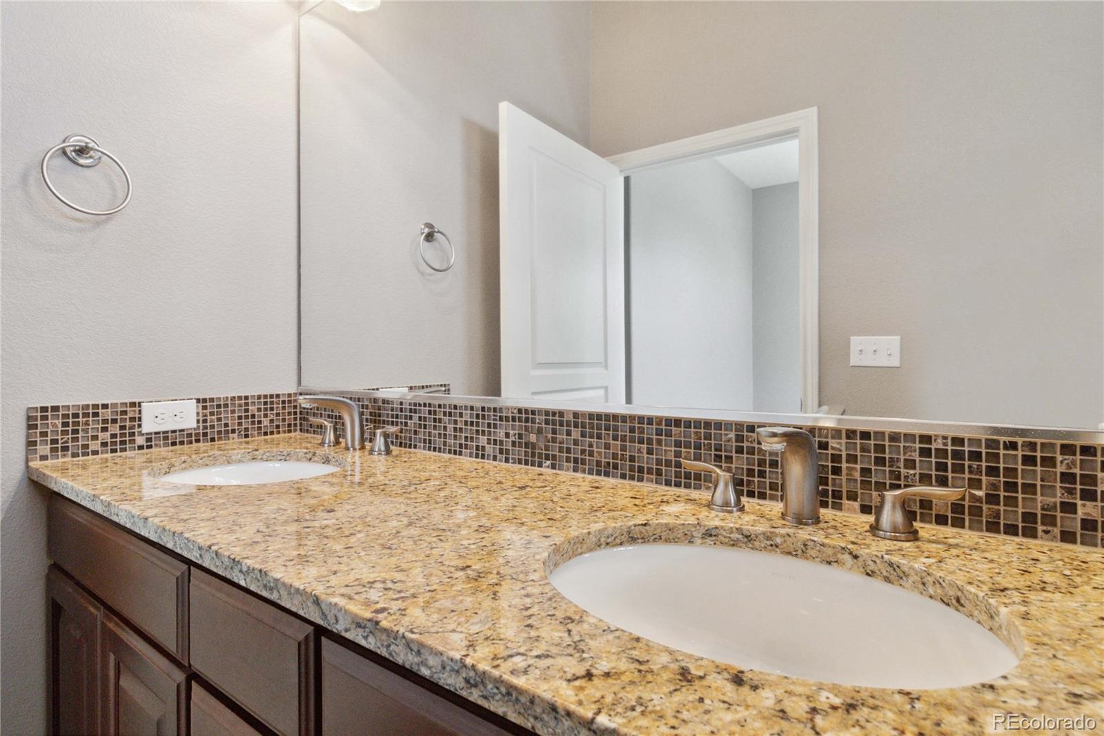 5895 S Taft Court Unit: H