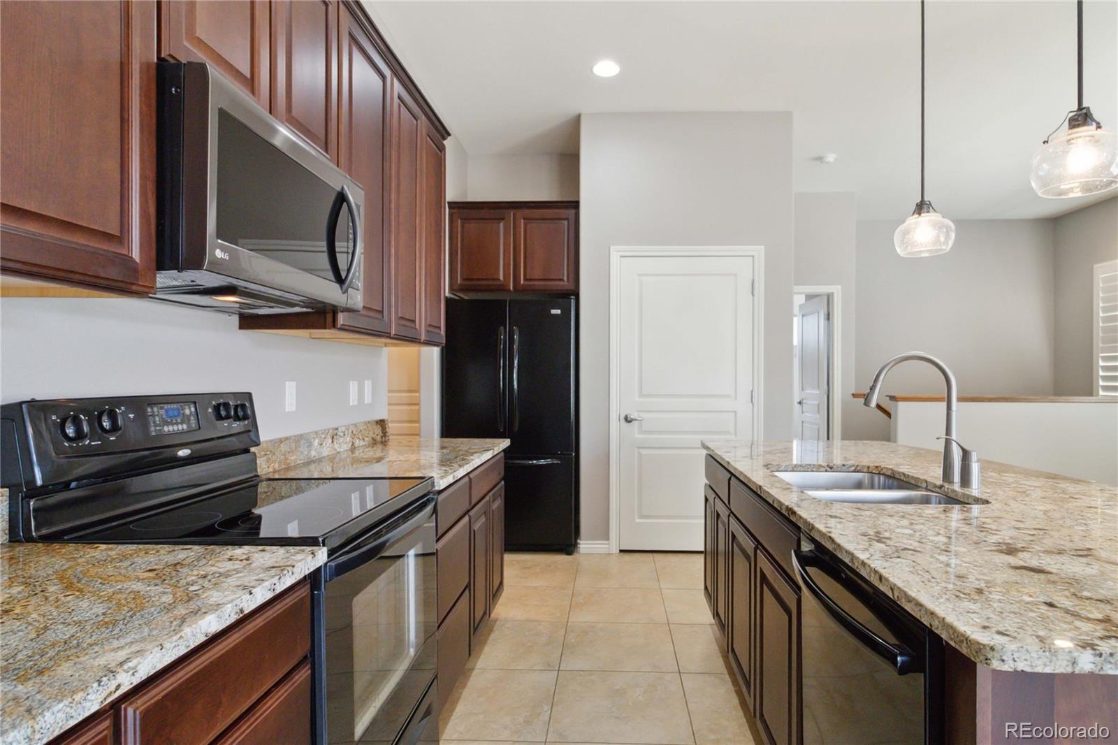 5895 S Taft Court Unit: H