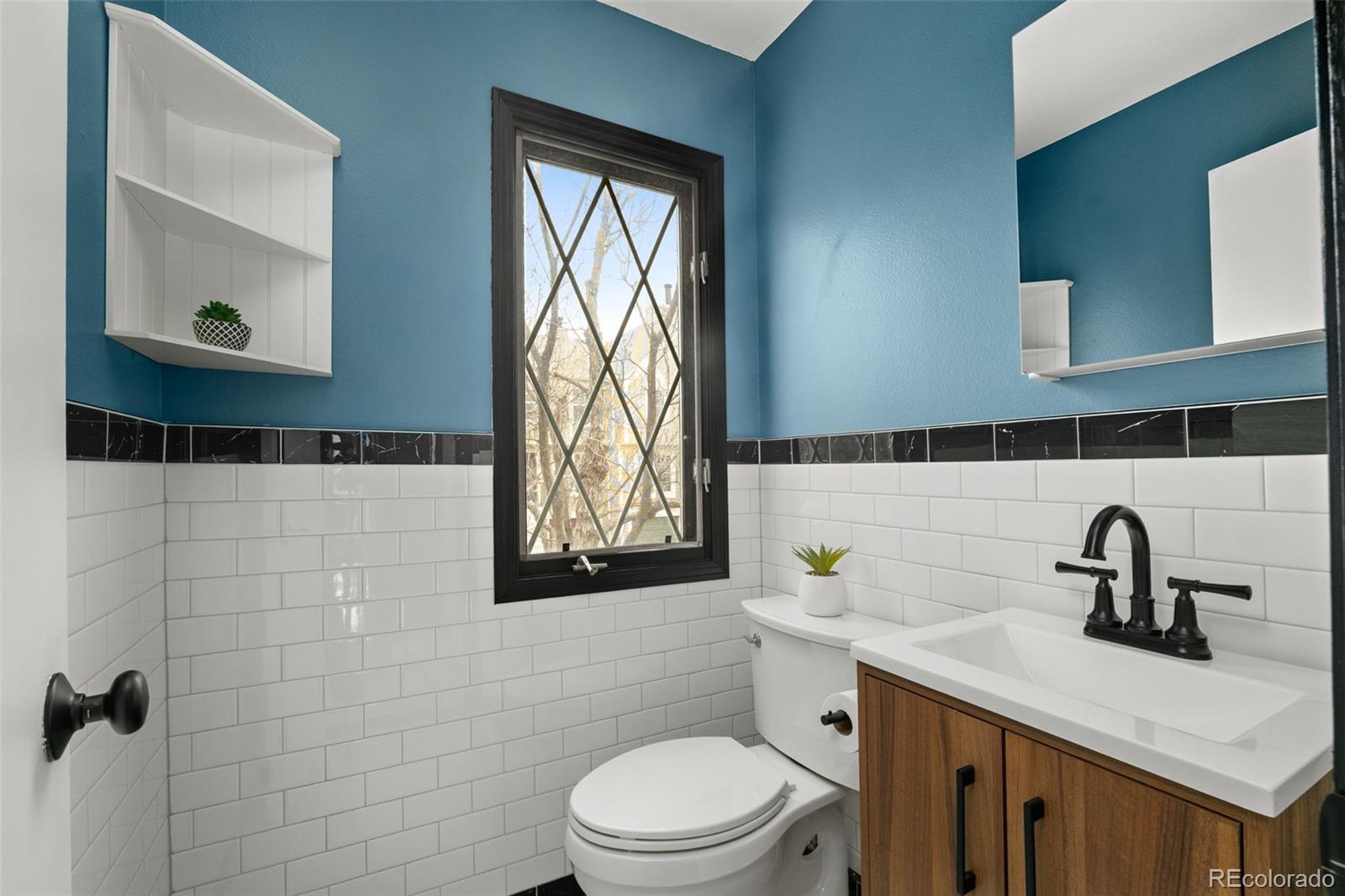 1811 S Quebec Way Unit: 17