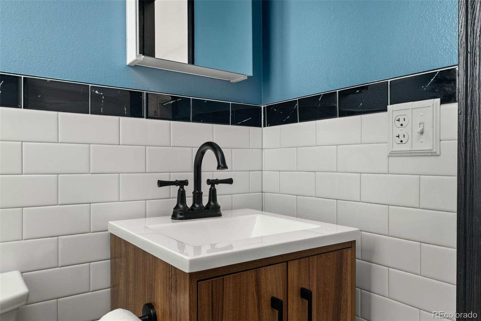 1811 S Quebec Way Unit: 17