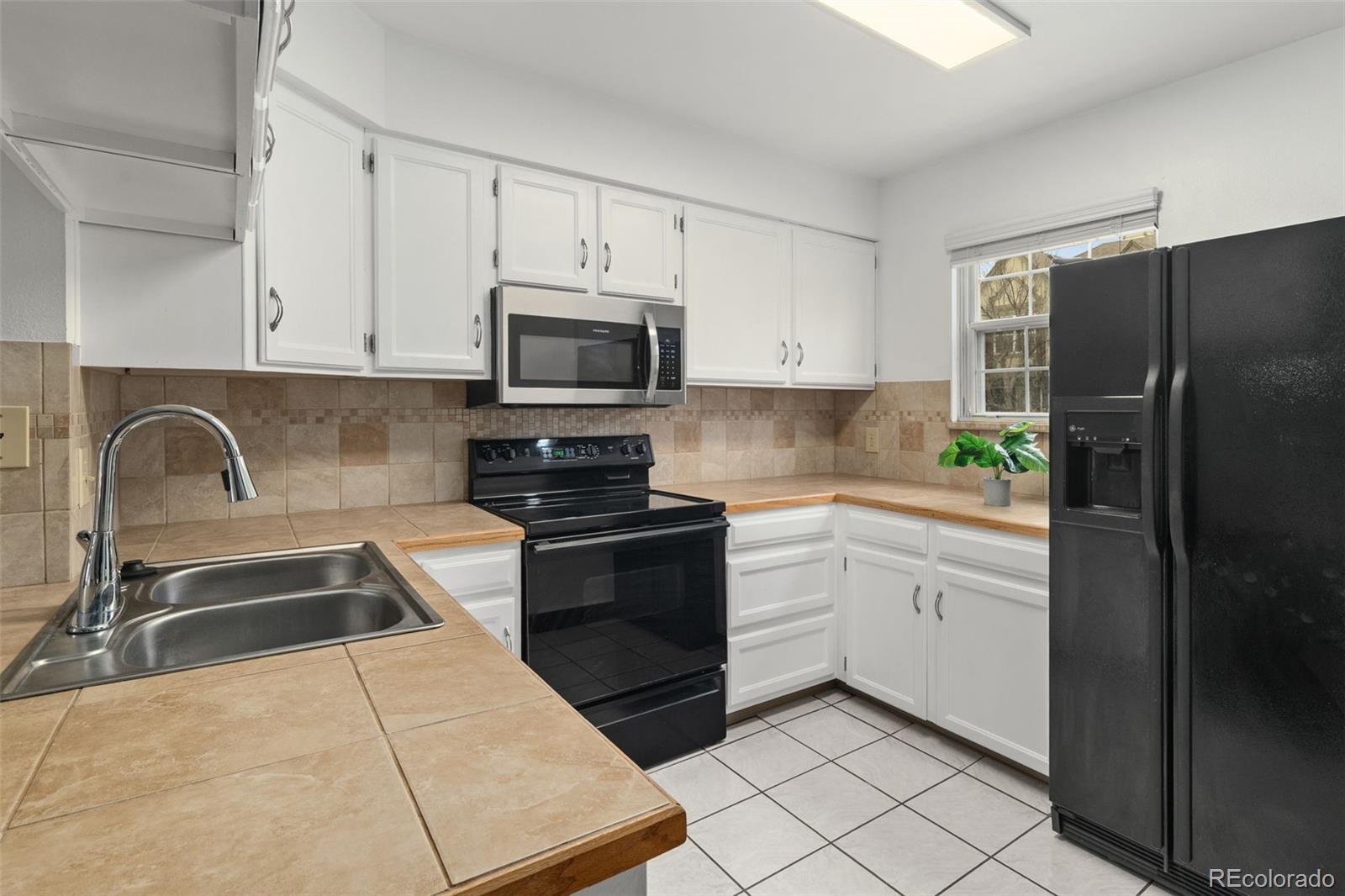 1811 S Quebec Way Unit: 17