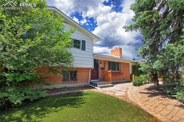 1118 N Chelton Road