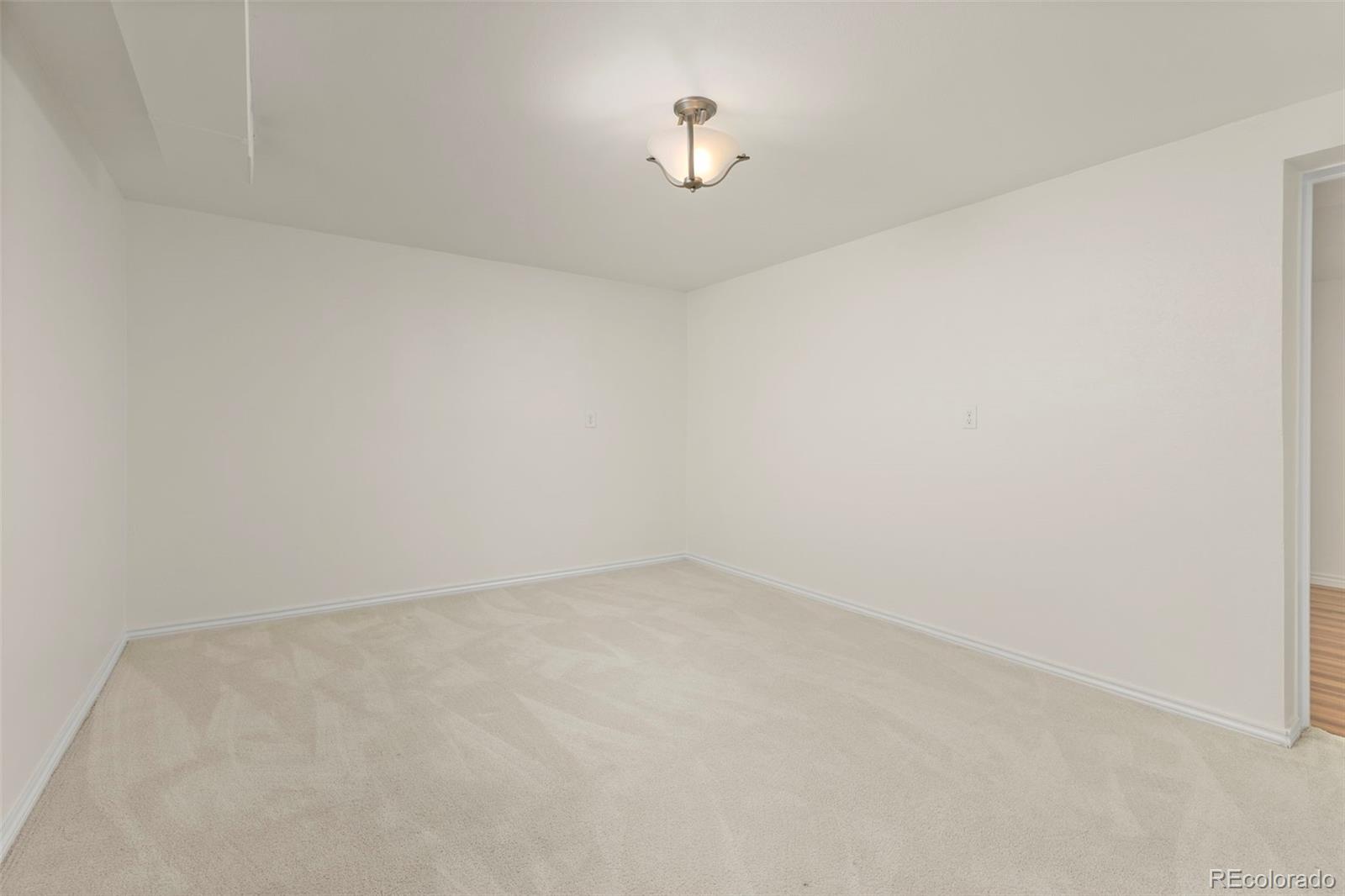 6542 Iris Street