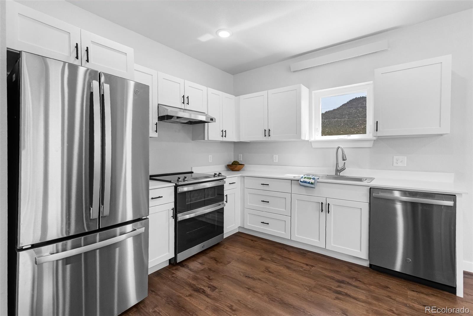 573 N Railroad Street