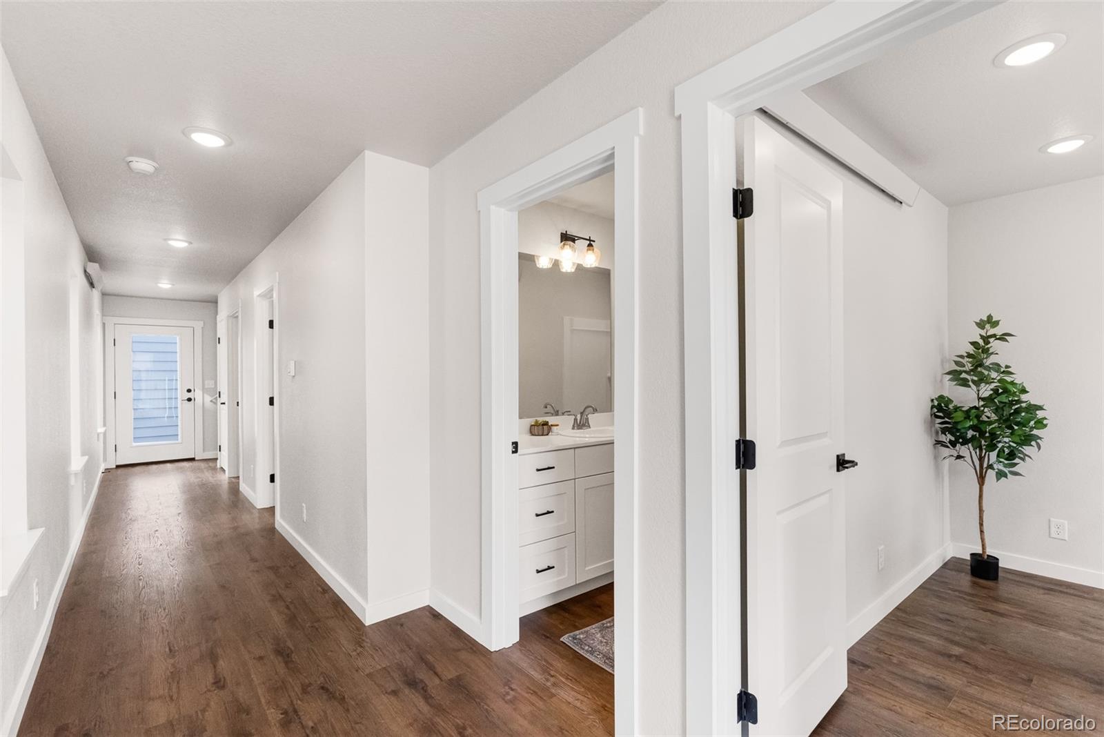 573 N Railroad Street