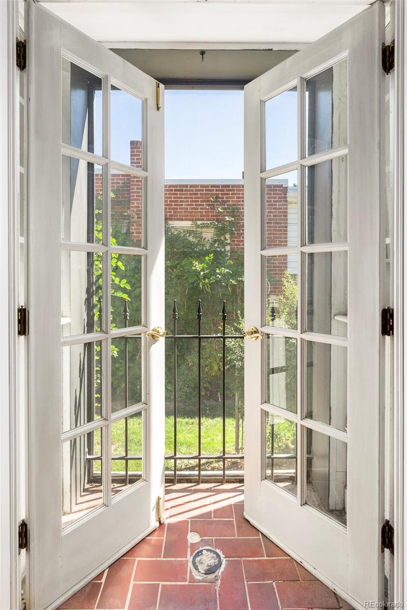 4424 W Hayward Place