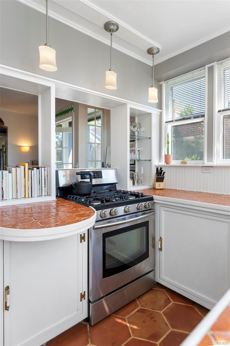 4424 W Hayward Place