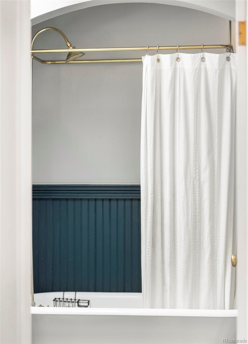 4424 W Hayward Place