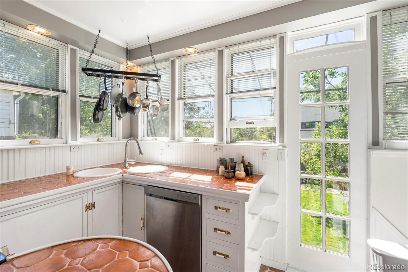 4424 W Hayward Place