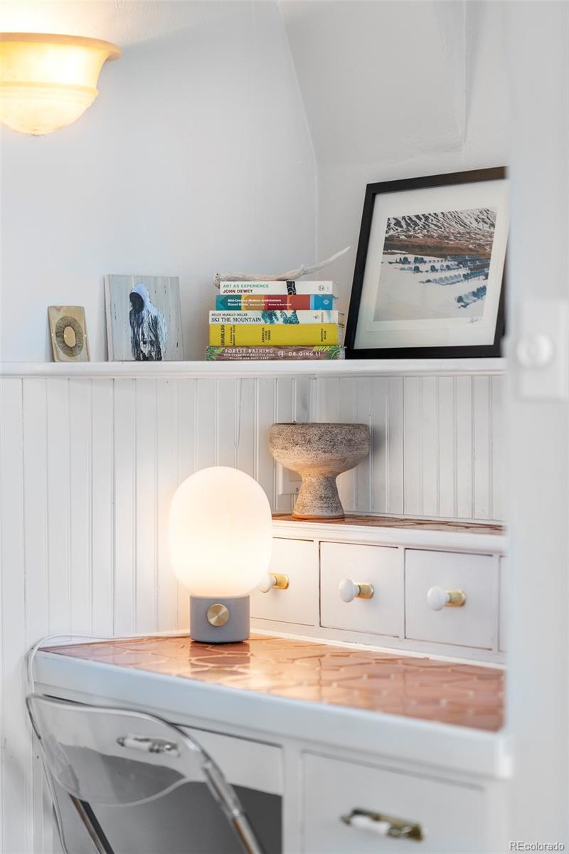 4424 W Hayward Place