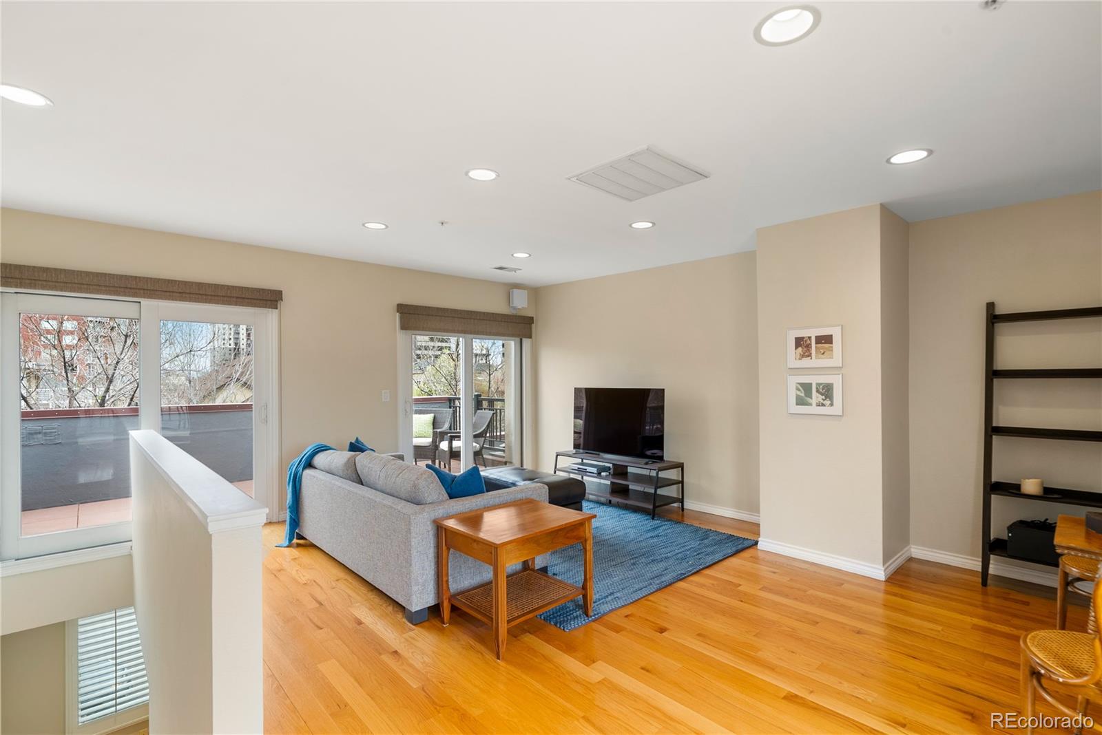 6 S Monroe Street