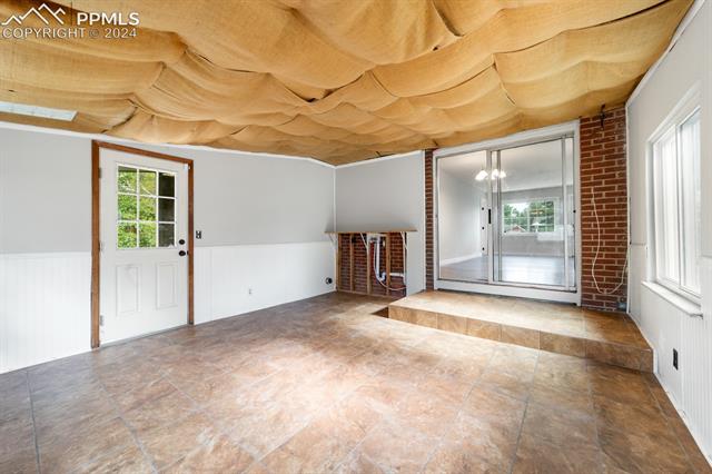 516 Acoma Drive
