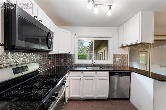 516 Acoma Drive