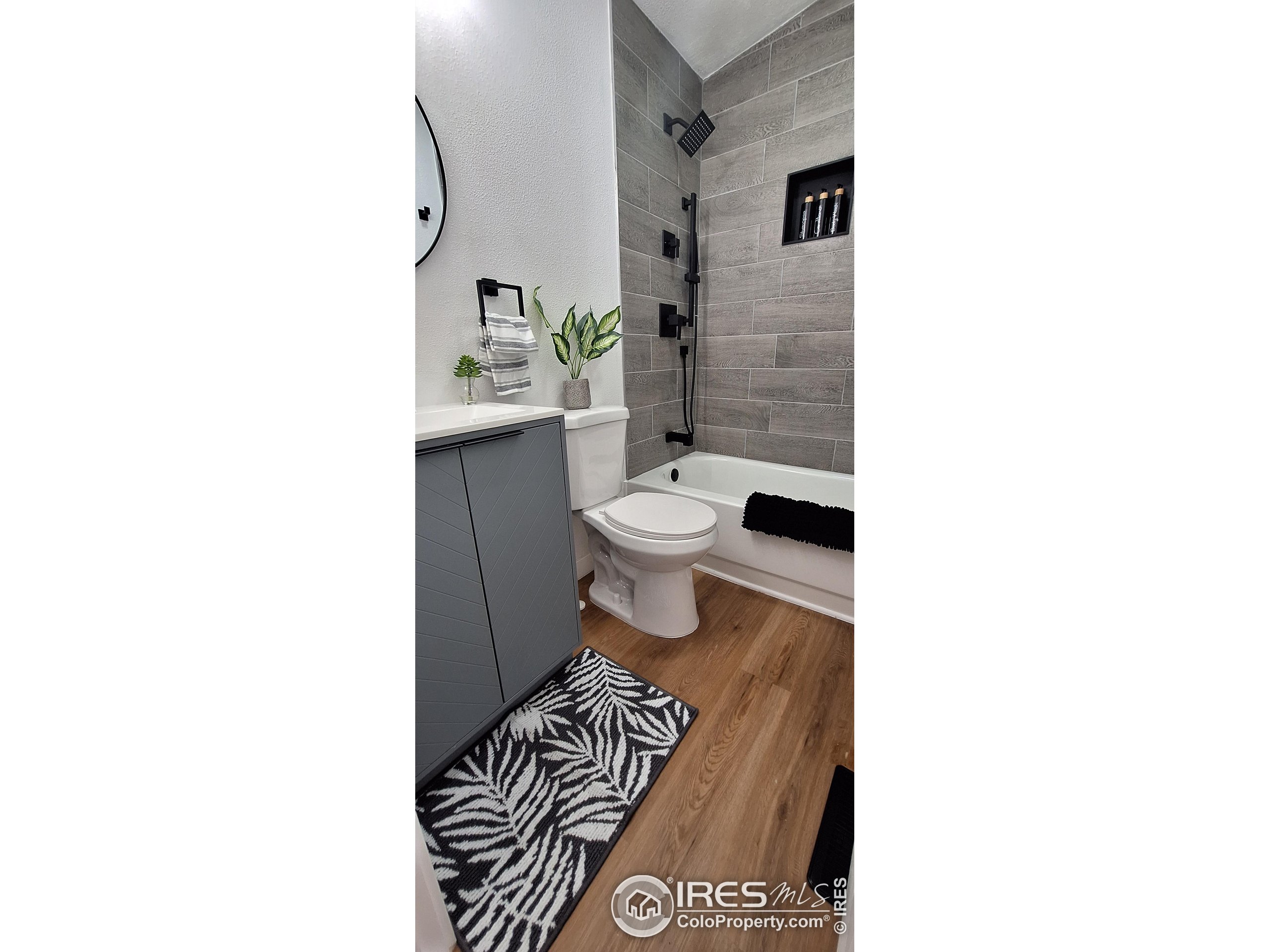2700 W C St 82
