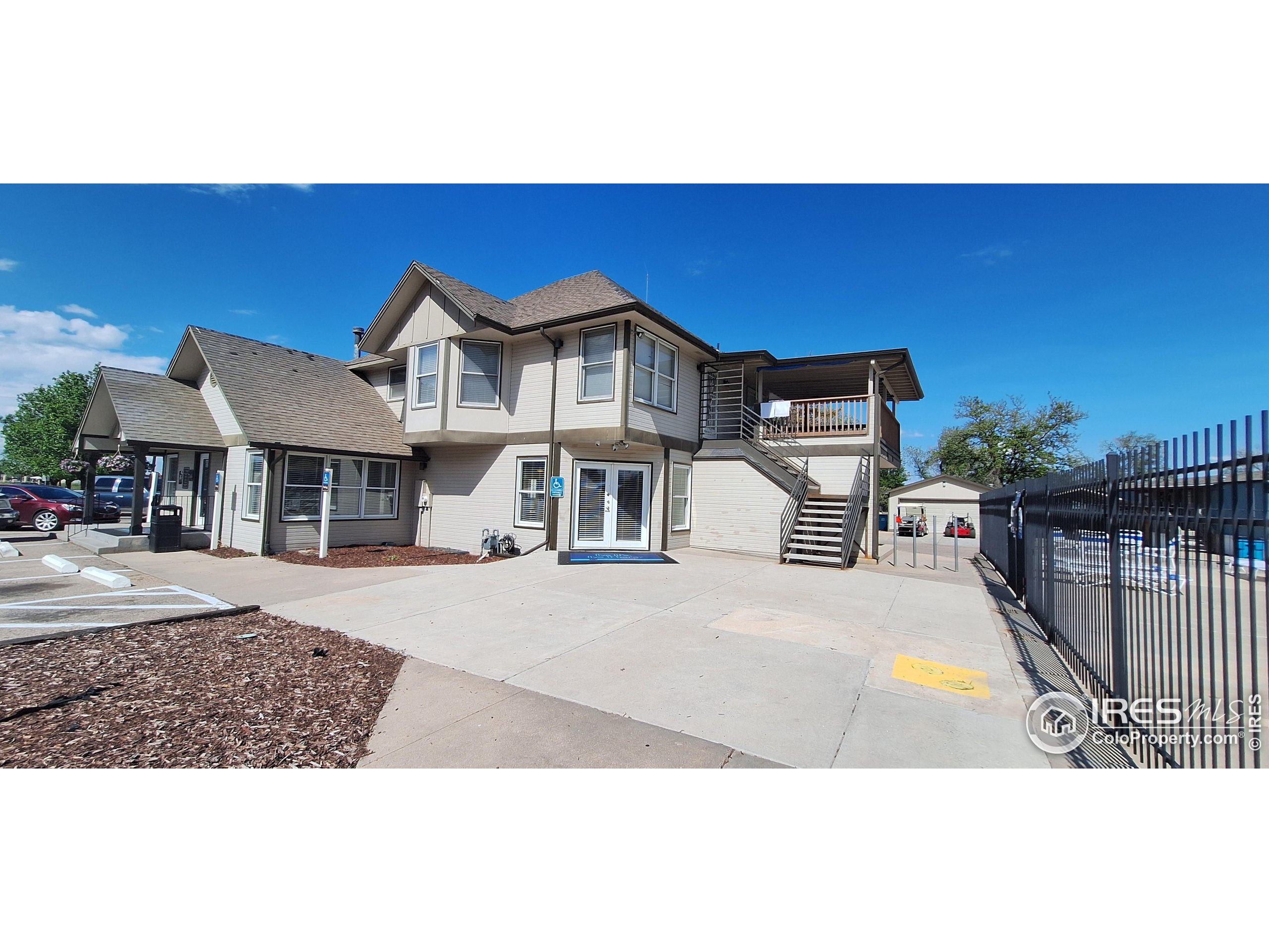 2700 W C St 82