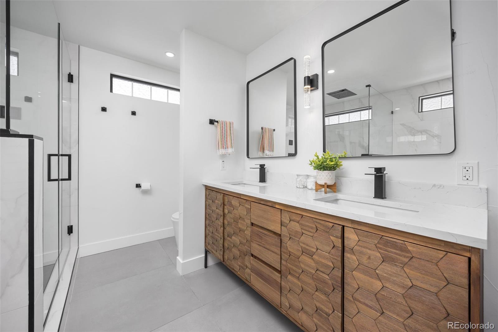 5315 E Dakota Avenue