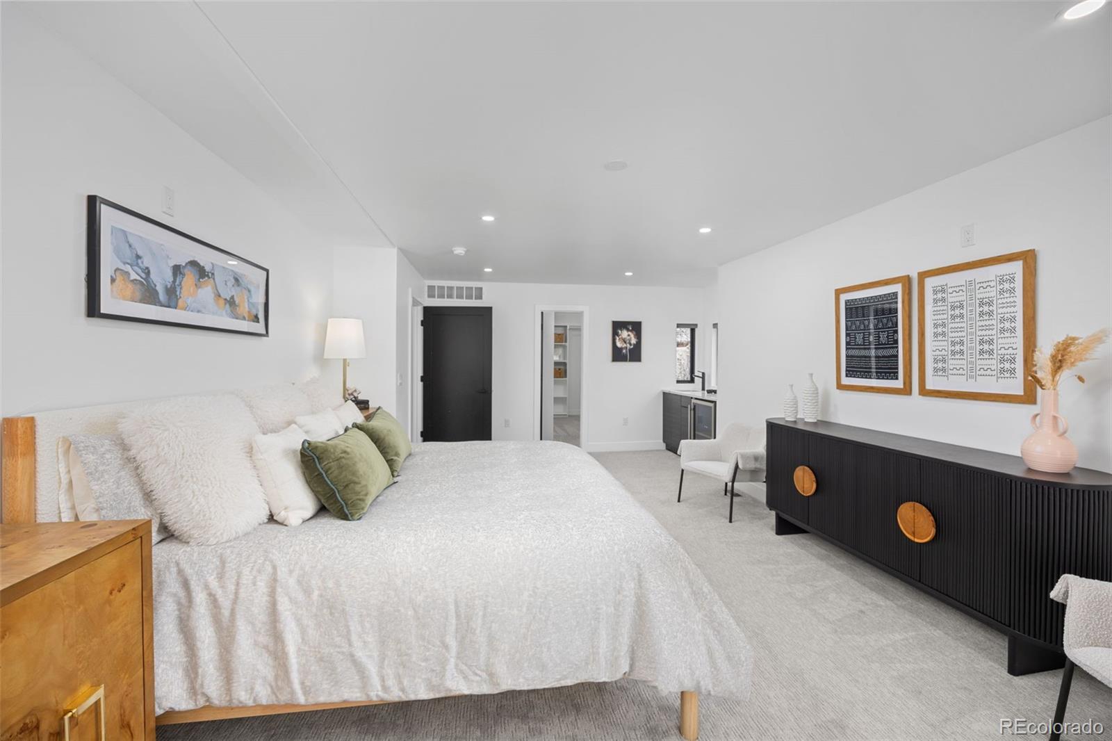 5315 E Dakota Avenue