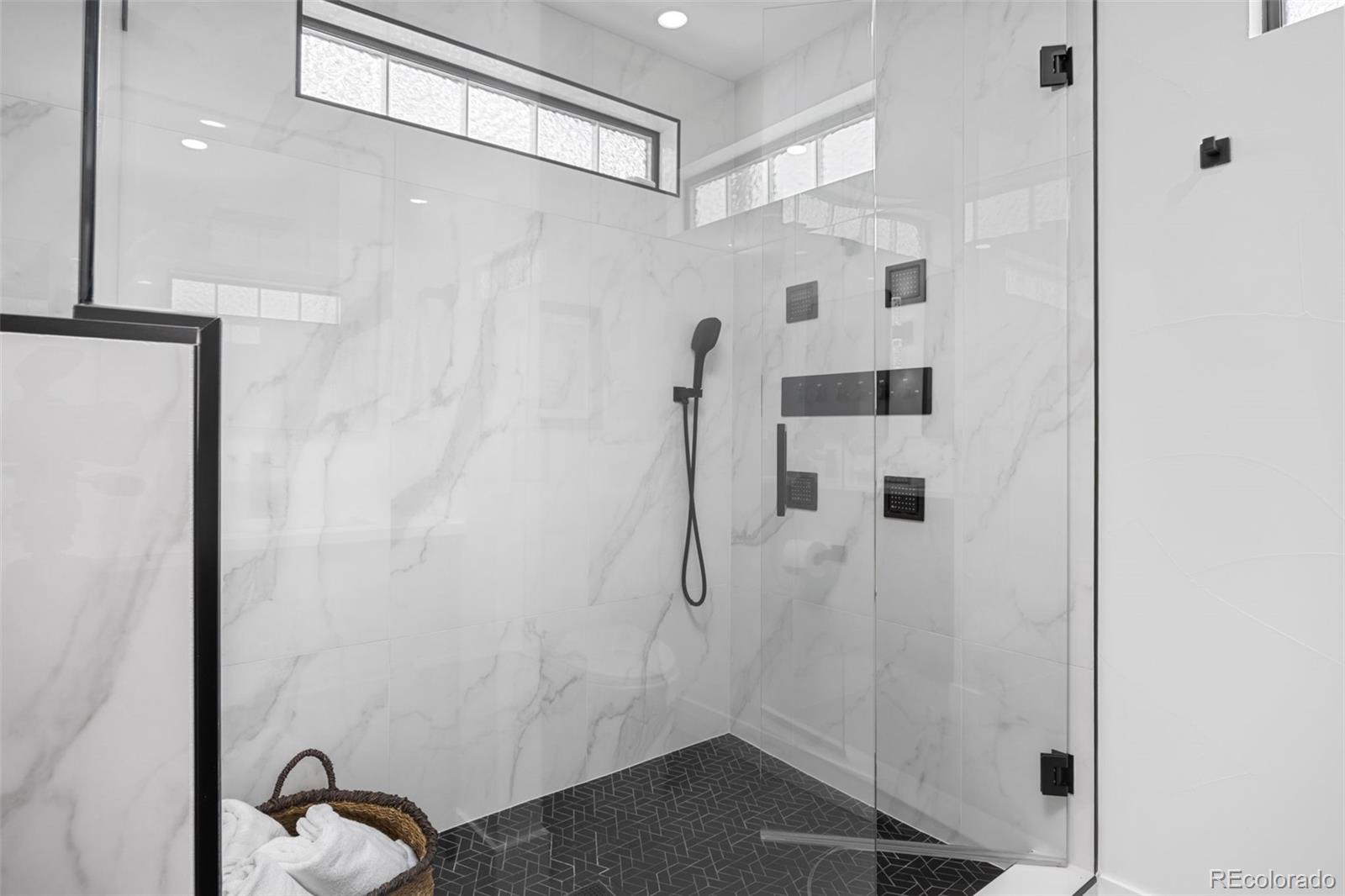 5315 E Dakota Avenue