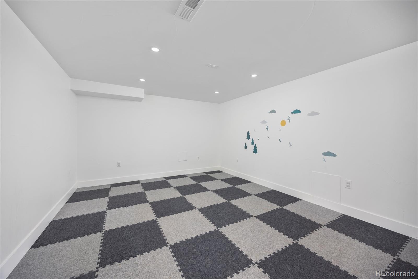 5315 E Dakota Avenue