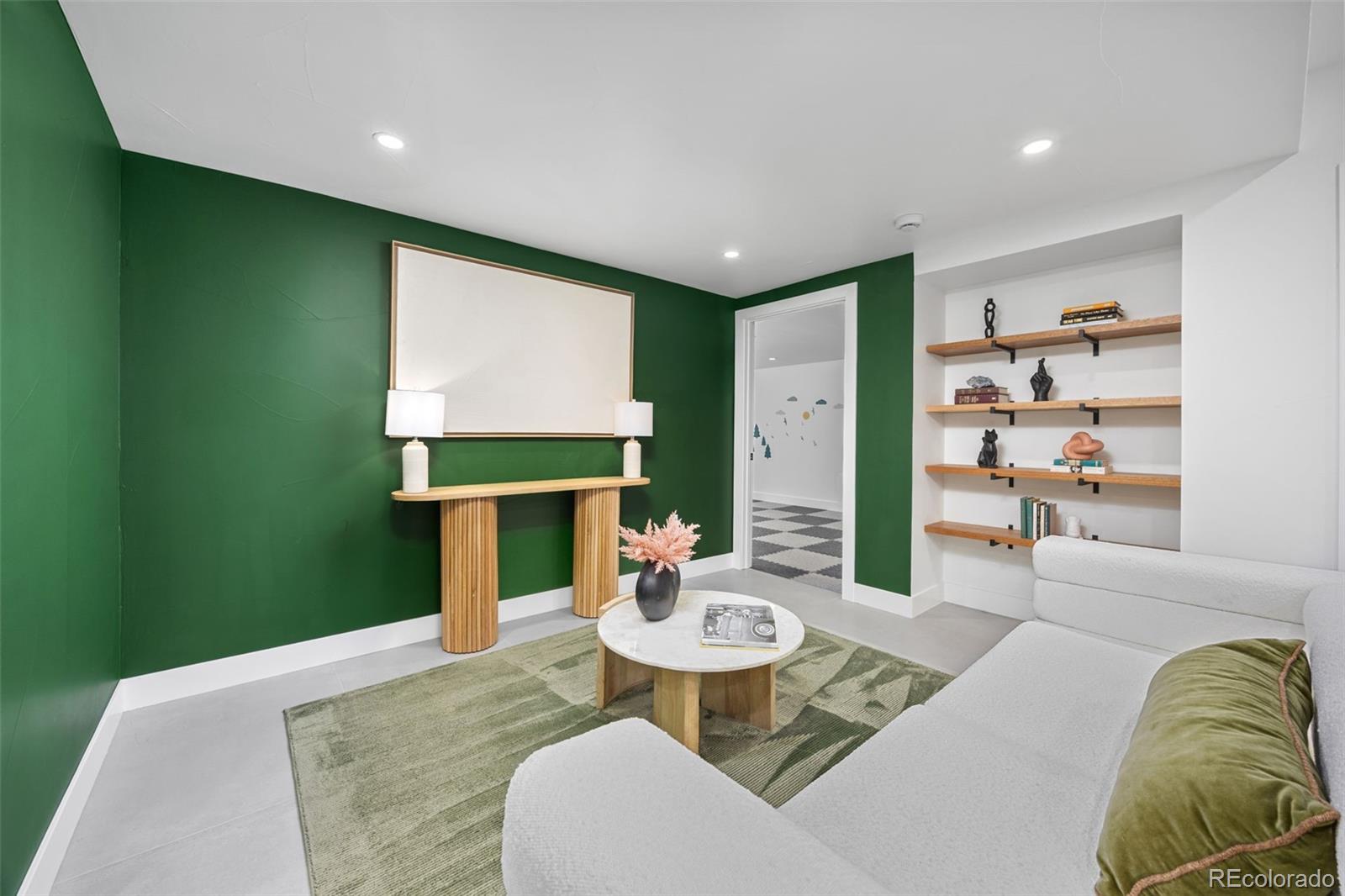 5315 E Dakota Avenue