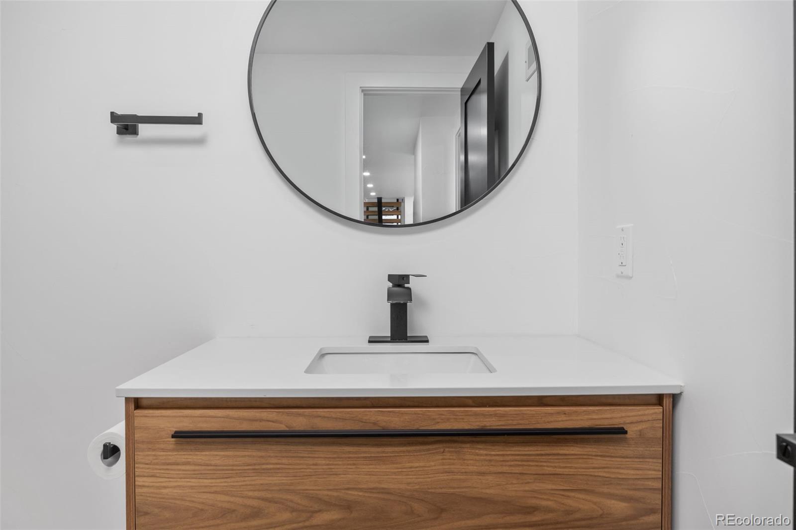 5315 E Dakota Avenue