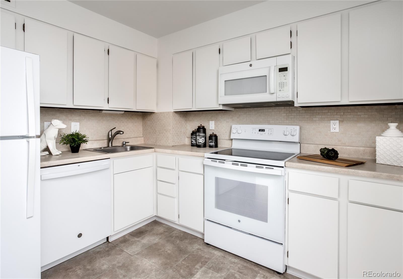 460 S Marion Parkway Unit: 651
