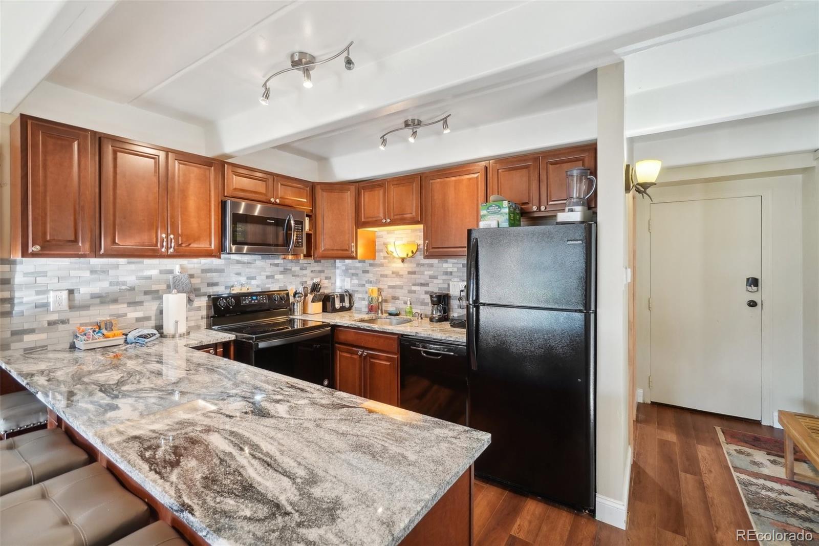 220 E La Bonte Street Unit: 3