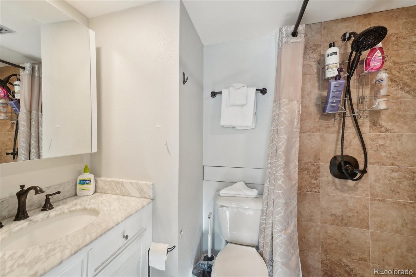 220 E La Bonte Street Unit: 3