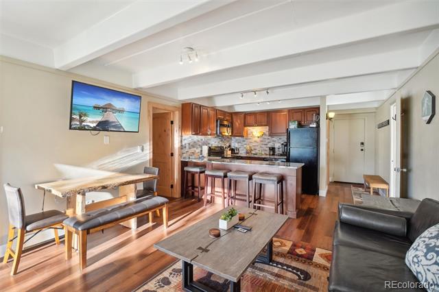 220 E La Bonte Street Unit: 3