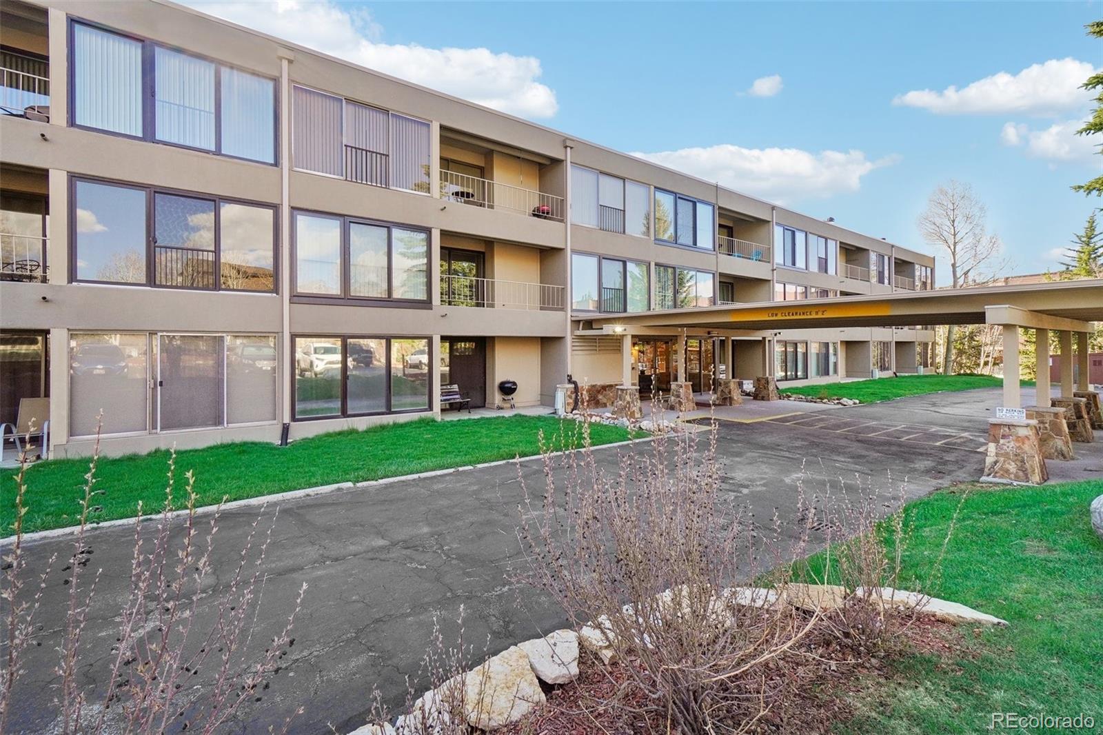 220 E La Bonte Street Unit: 3