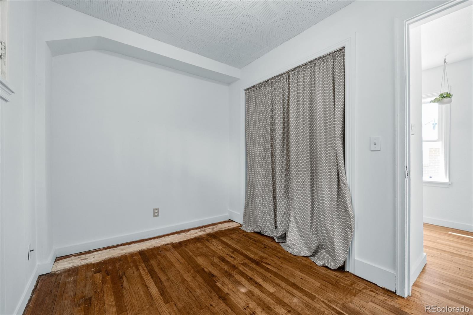 115 S Dale Court